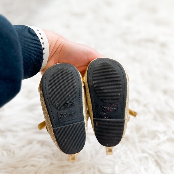 Disney Baby | Minnie Mouse Gold Dress Shoes - Picture 4 of 8